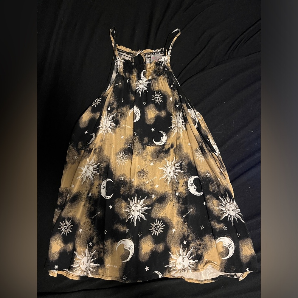 Black and tan sun☀️ & 🌙moon flow tank top